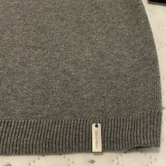 Calvin Klein Solid Grey V-Neck Pullover Sweater Cotton Modal Blend Men’s Large - Picture 3 of 8